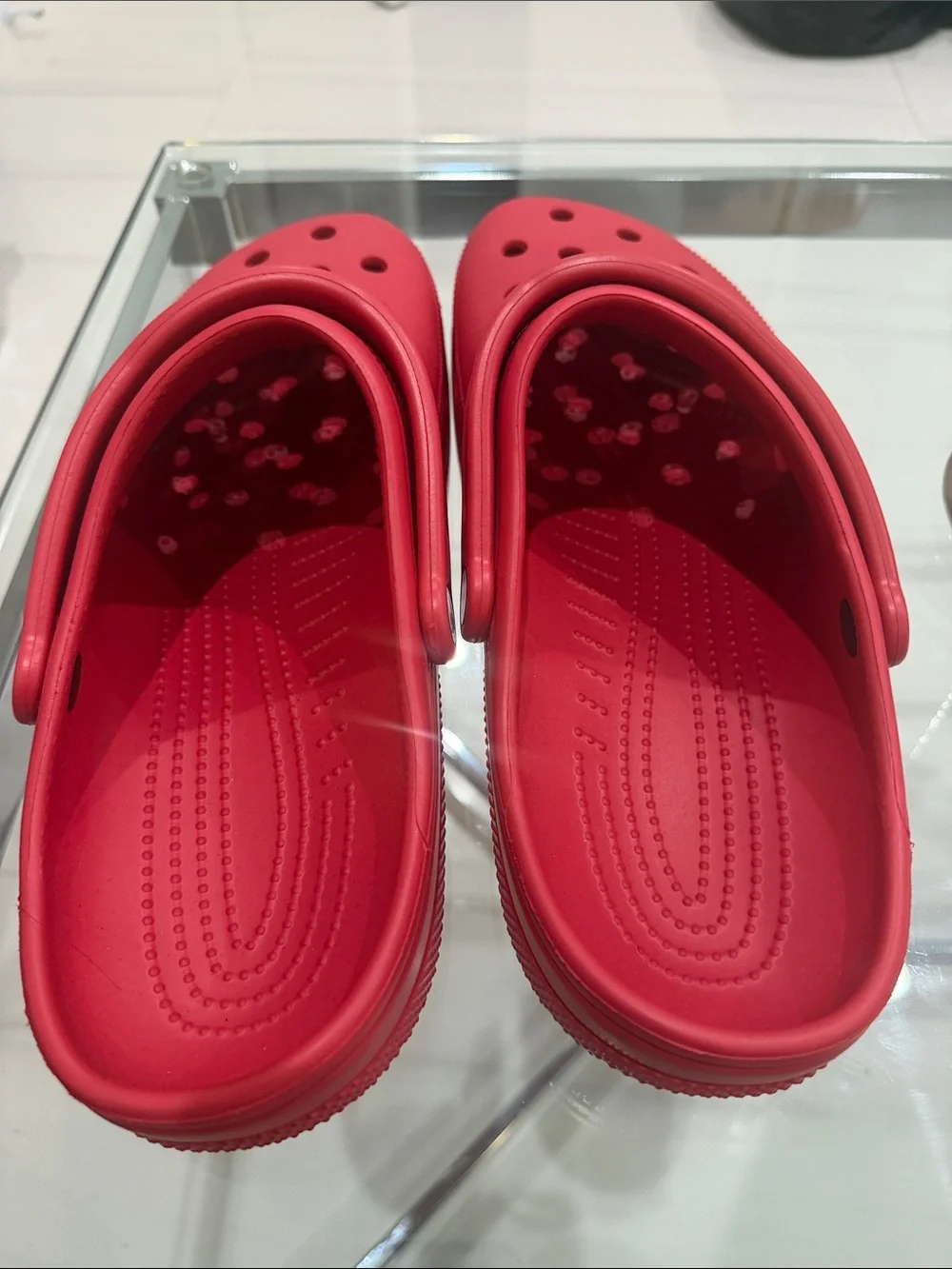 CROCS adults Classic Clog — Bright Red